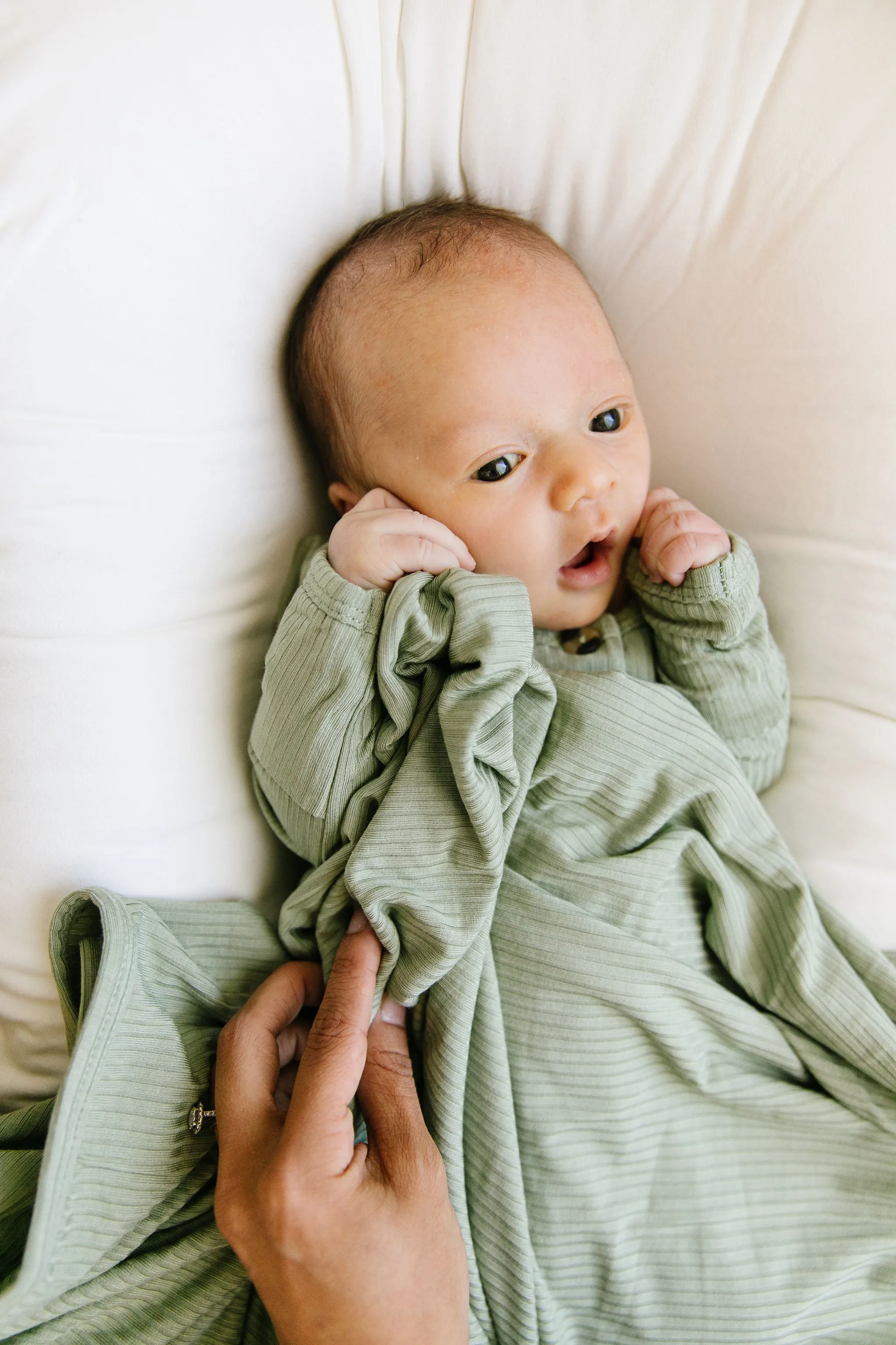 Ellis Ribbed Newborn Hat Bundle (Gown)