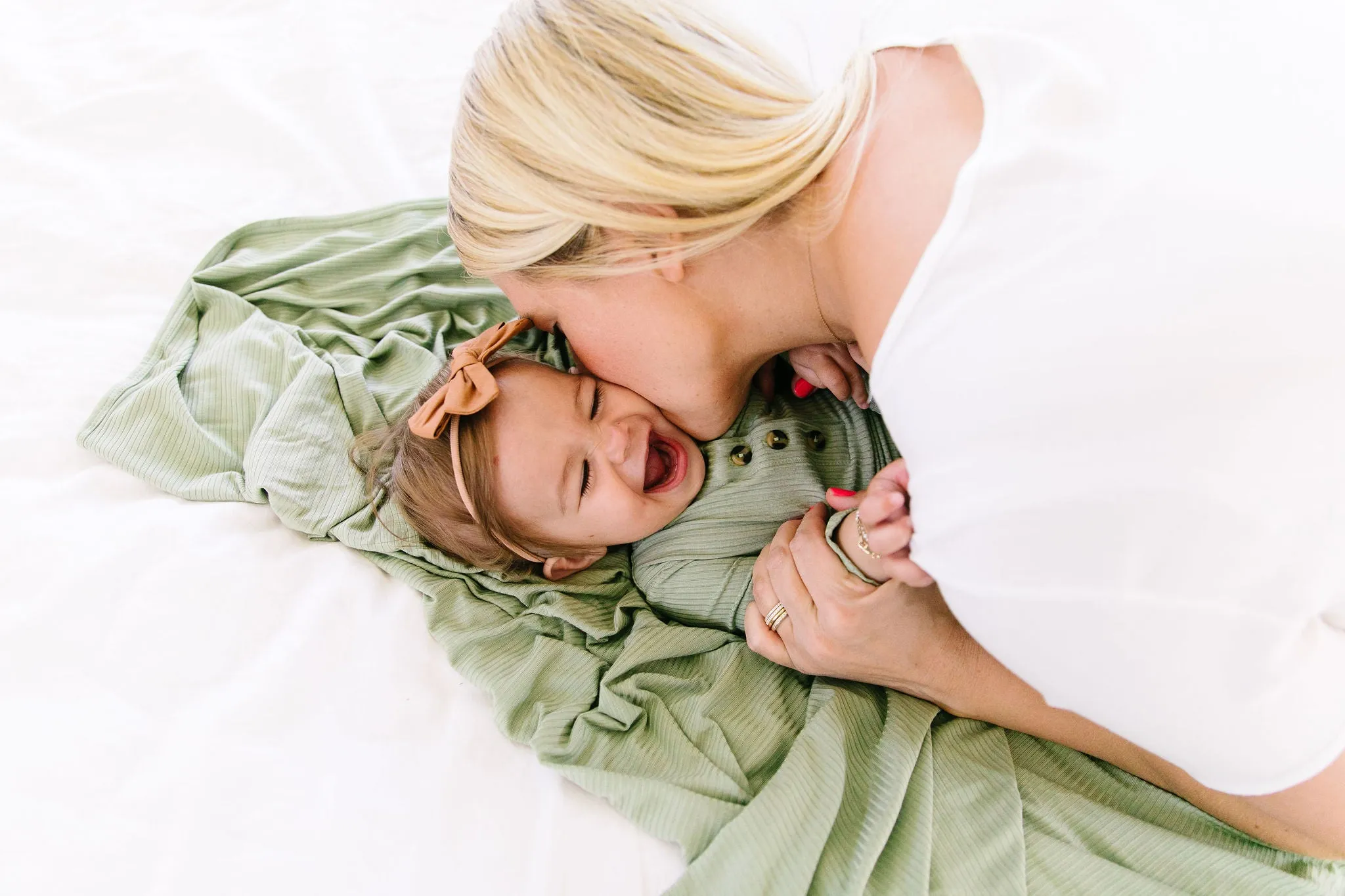 Ellis Ribbed Newborn Hat Bundle (Gown)