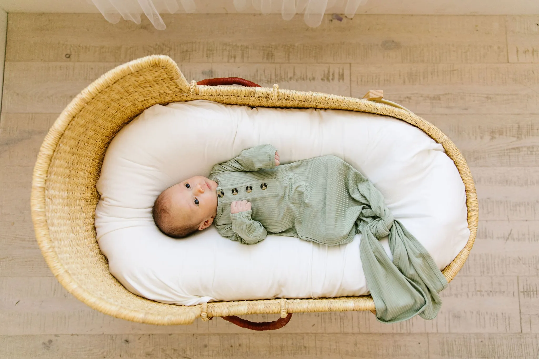 Ellis Ribbed Newborn Hat Bundle (Gown)