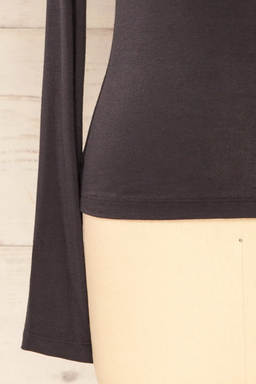 Lassi Charcoal | Long Sleeve Turtleneck