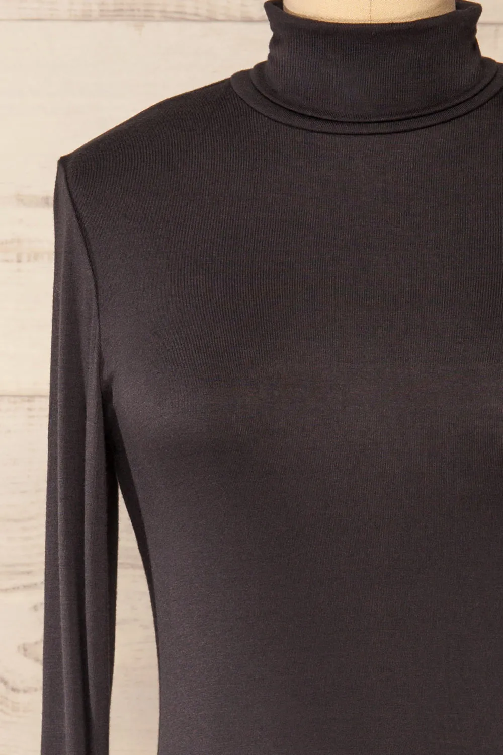 Lassi Charcoal | Long Sleeve Turtleneck